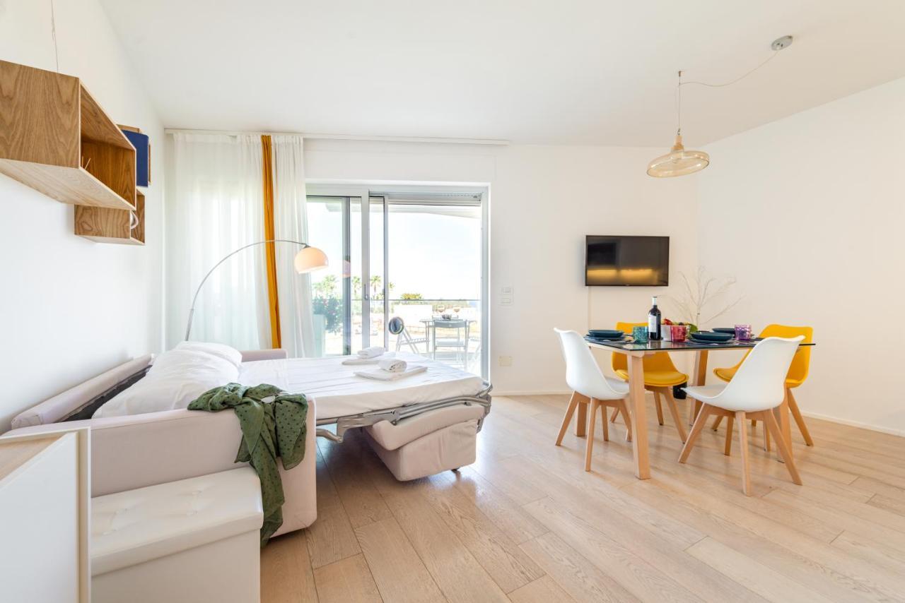 Cala Paura Seaview Apartment With Parking 폴리나노 아마레 외부 사진